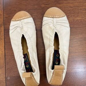 Cream and Tan Women's Leather Flat Shoes 7